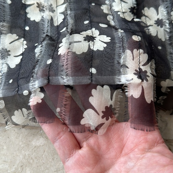 Bottega Veneta Black/Ivory Floral Sheer Sleeveless Too Size 38 - Picture 4 of 6